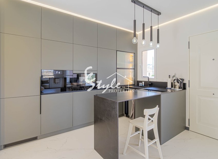 Resale - Townhouse - Ciudad Quesada