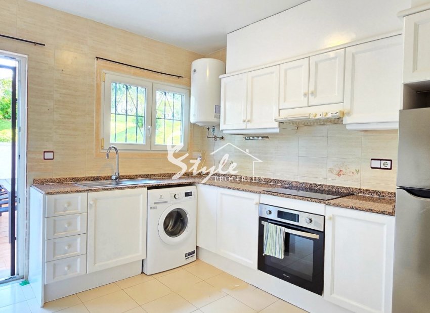 Resale - Townhouse - La Mata