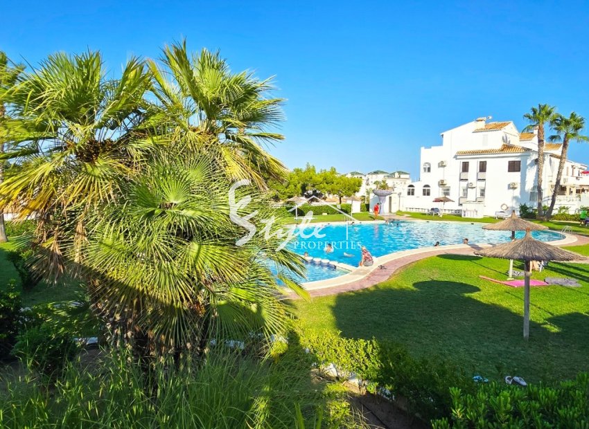 Resale - Townhouse - La Mata