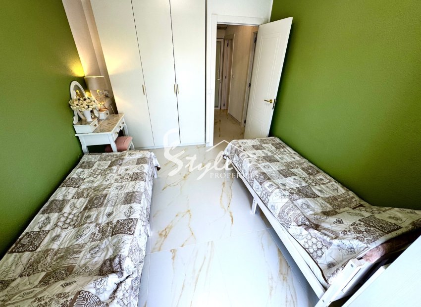 Resale - Townhouse - La Mata