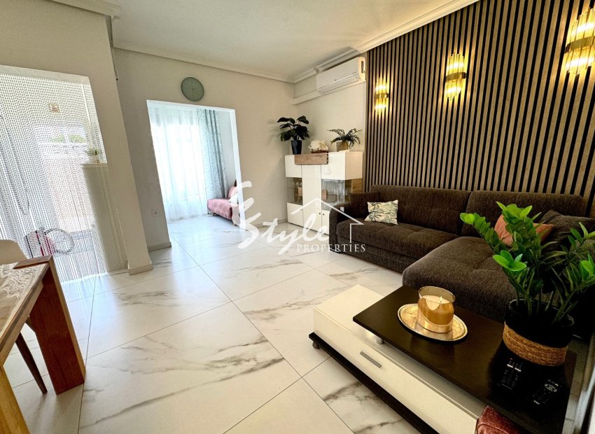 Resale - Townhouse - La Mata
