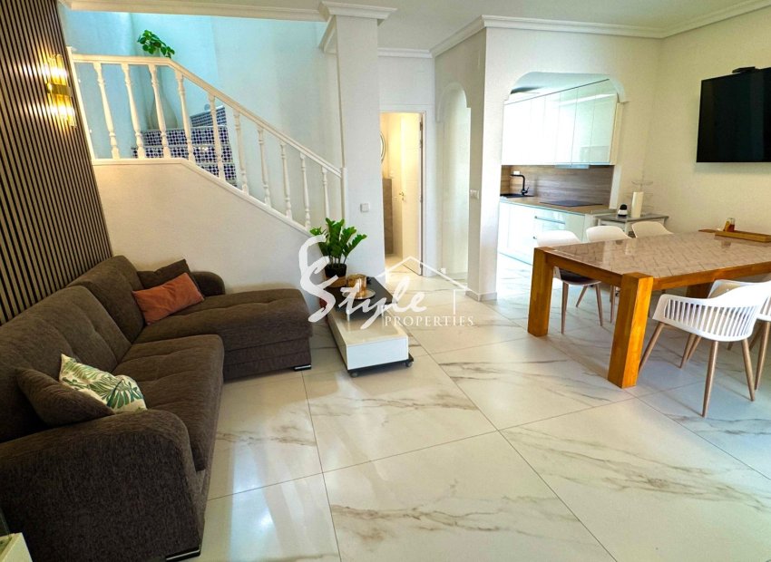 Resale - Townhouse - La Mata