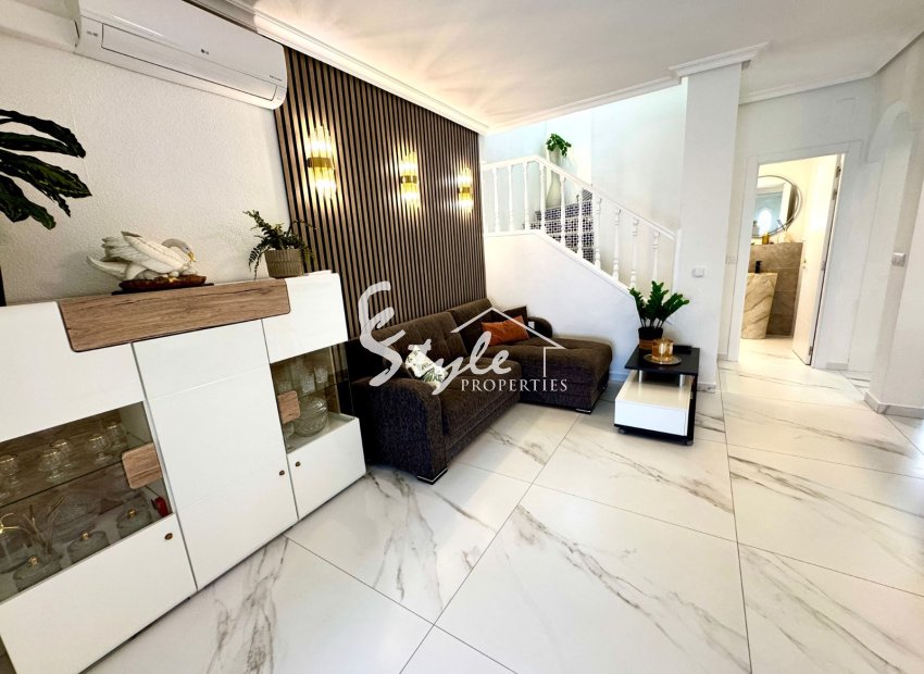 Resale - Townhouse - La Mata