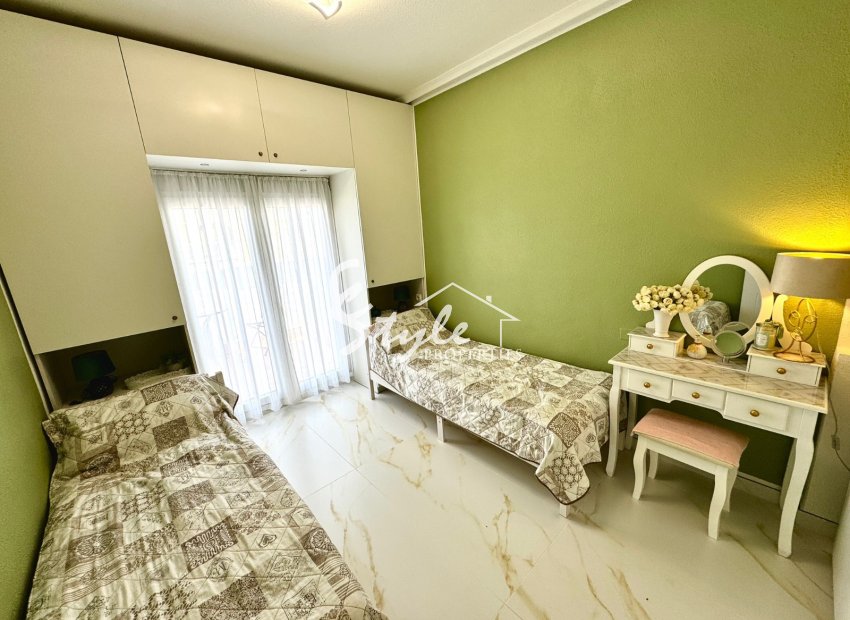 Resale - Townhouse - La Mata