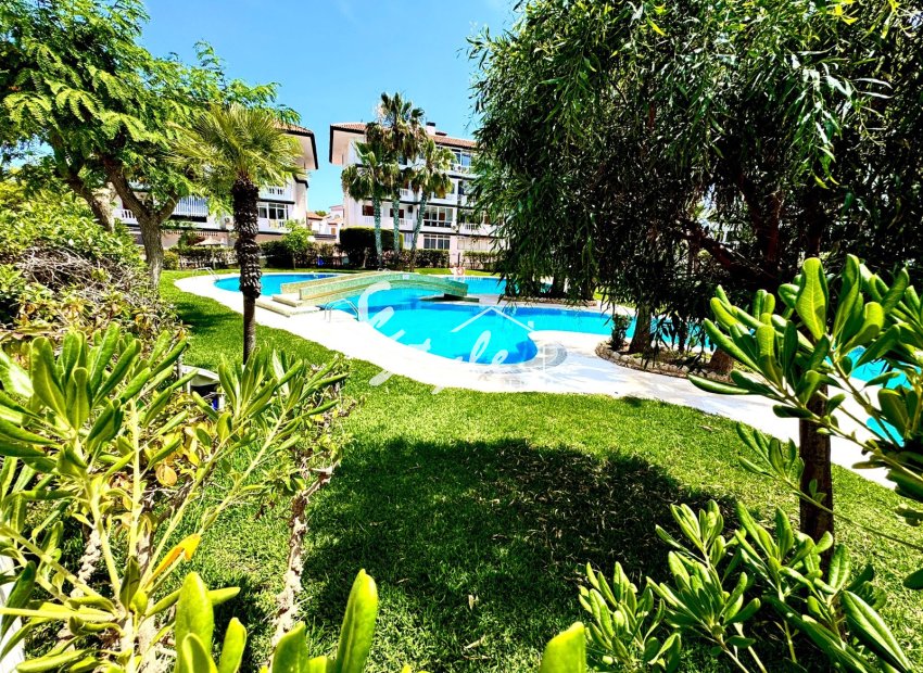 Resale - Townhouse - La Mata