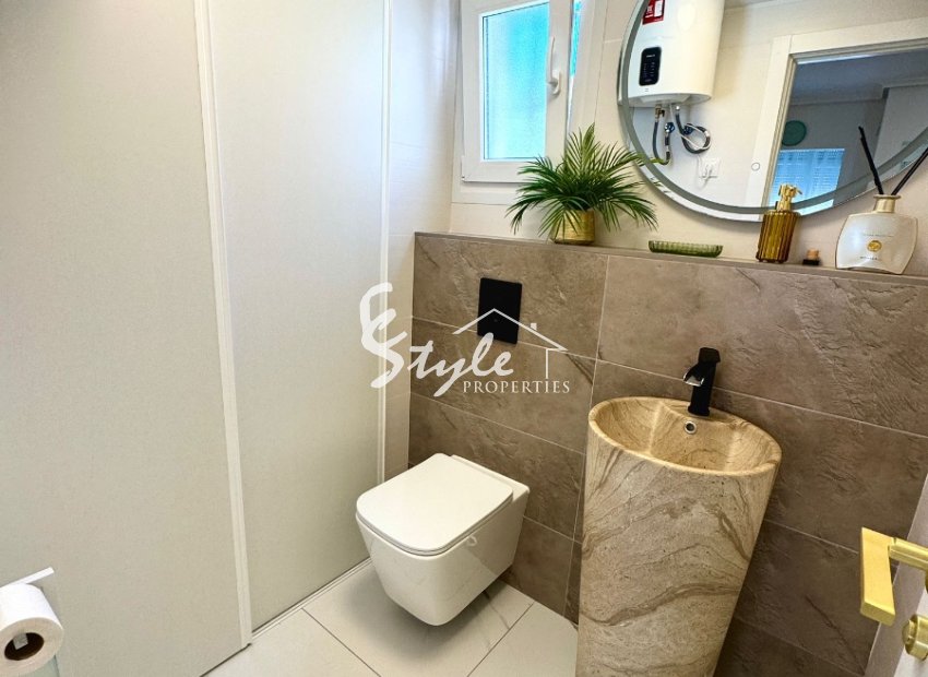 Resale - Townhouse - La Mata