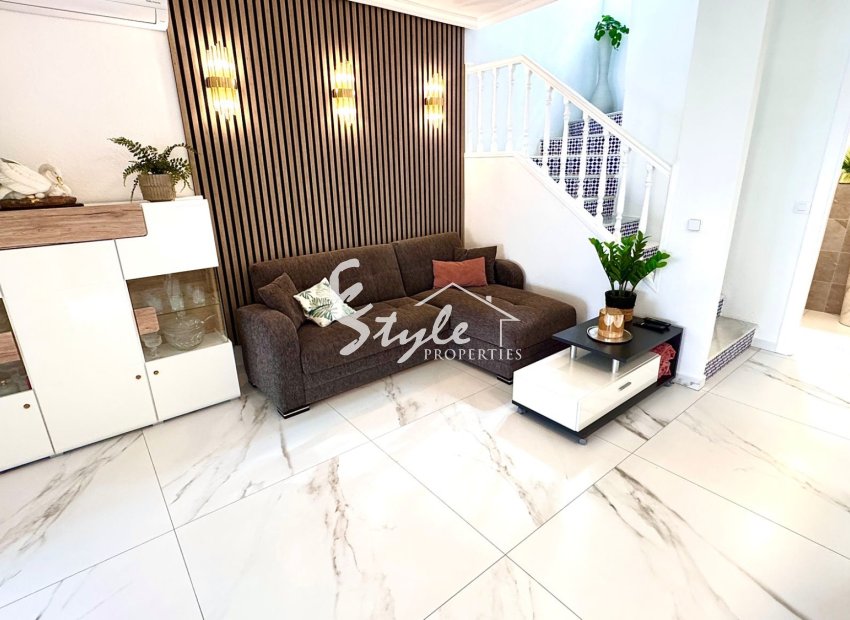 Resale - Townhouse - La Mata