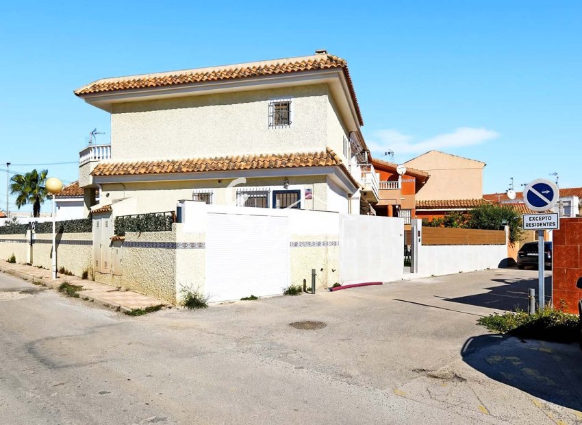 Resale - Townhouse - Los Alcazares