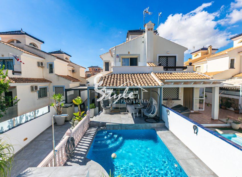 Resale - Townhouse - Mil Palmeras - Riomar