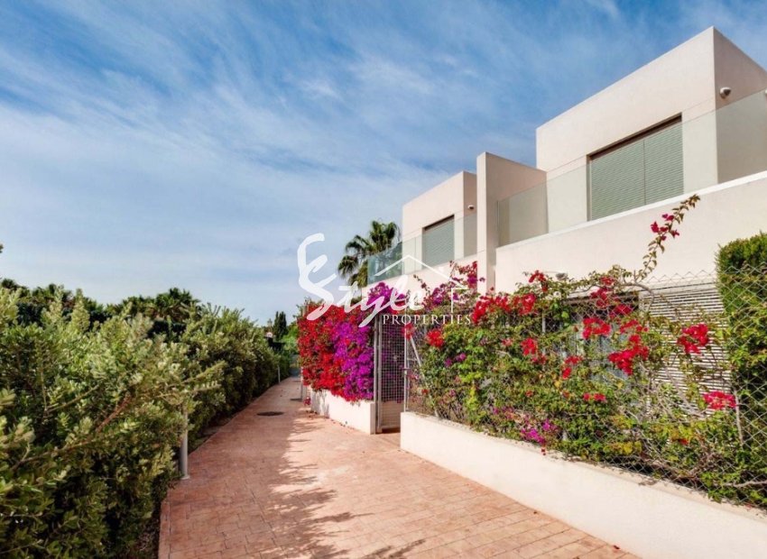 Resale - Townhouse - Punta Prima