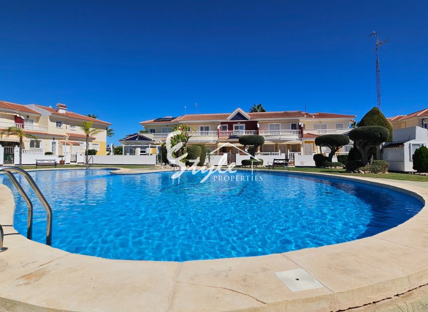 Resale - Townhouse / Semi-detached - Ciudad Quesada - Cuidad Quesada