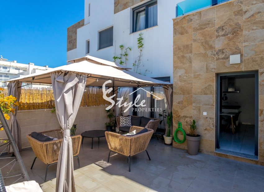 Resale - Townhouse / Terraced House - Villamartín - Las Filipinas