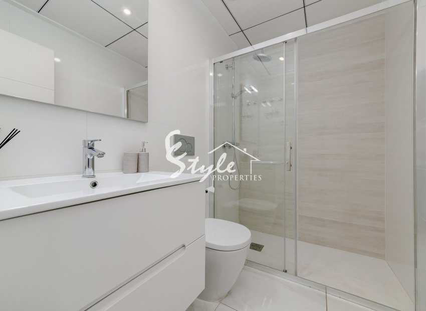 Resale - Townhouse / Terraced House - Villamartín - Las Filipinas