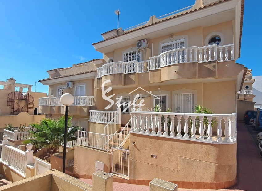 Resale - Townhouse - Villamartín - Las Filipinas