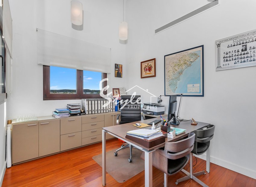 Resale - Villa - Algorfa - La Finca Golf Resort