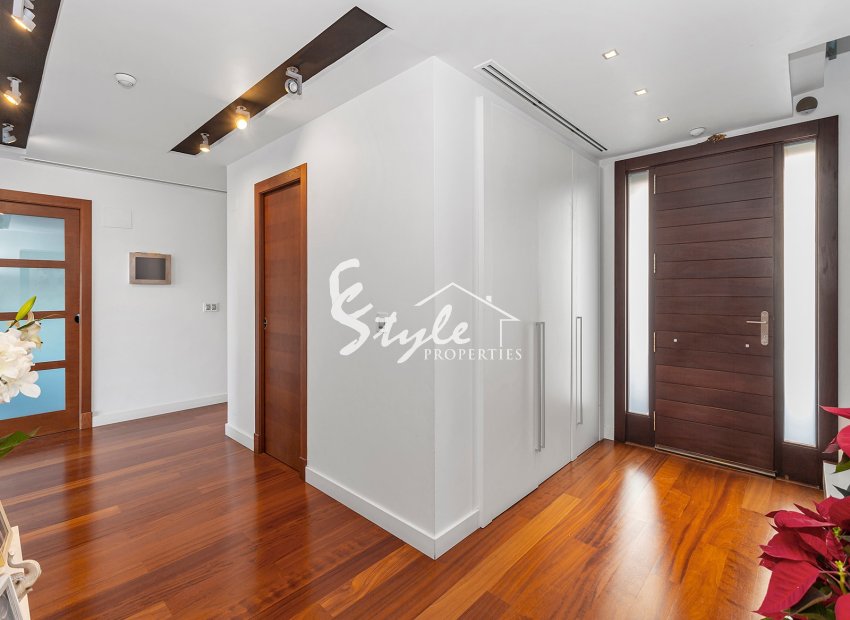 Resale - Villa - Algorfa (montemar) - La Finca Golf Resort