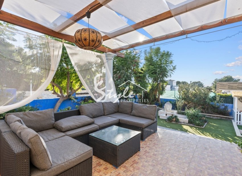 Resale - Villa - Alicante - El Poble Llevanti