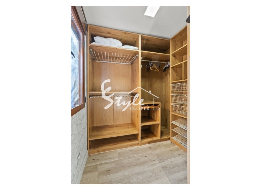 Resale - Villa - Alicante - El Poble Llevanti