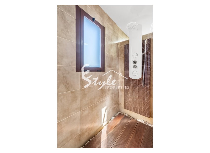 Resale - Villa - Alicante - El Poble Llevanti