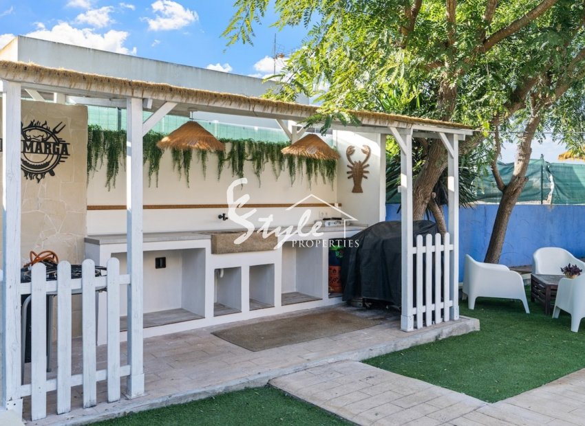 Resale - Villa - Alicante - El Poble Llevanti