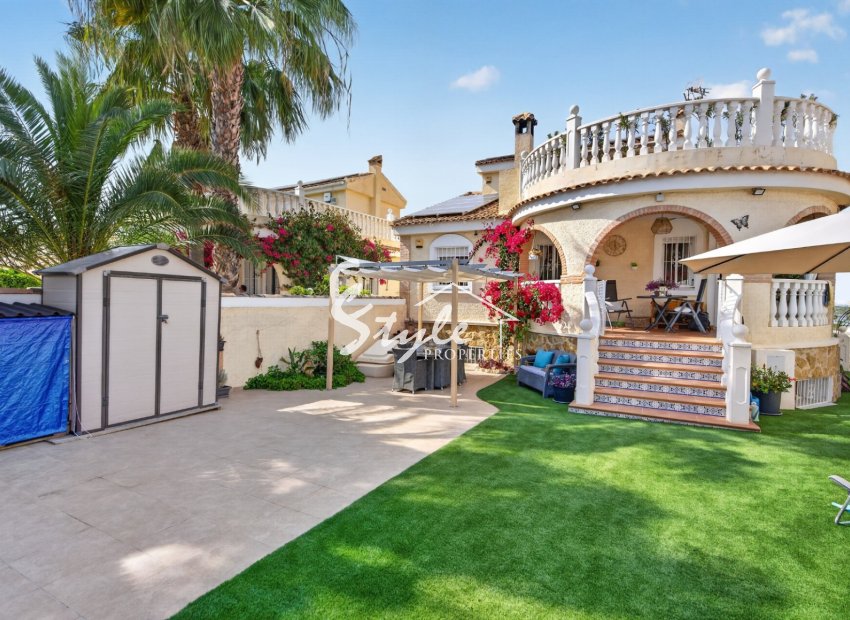 Resale - Villa - Alicante - Monte Y Mar