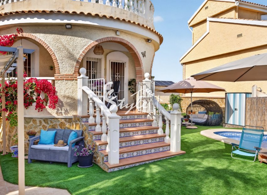Resale - Villa - Alicante - Monte Y Mar
