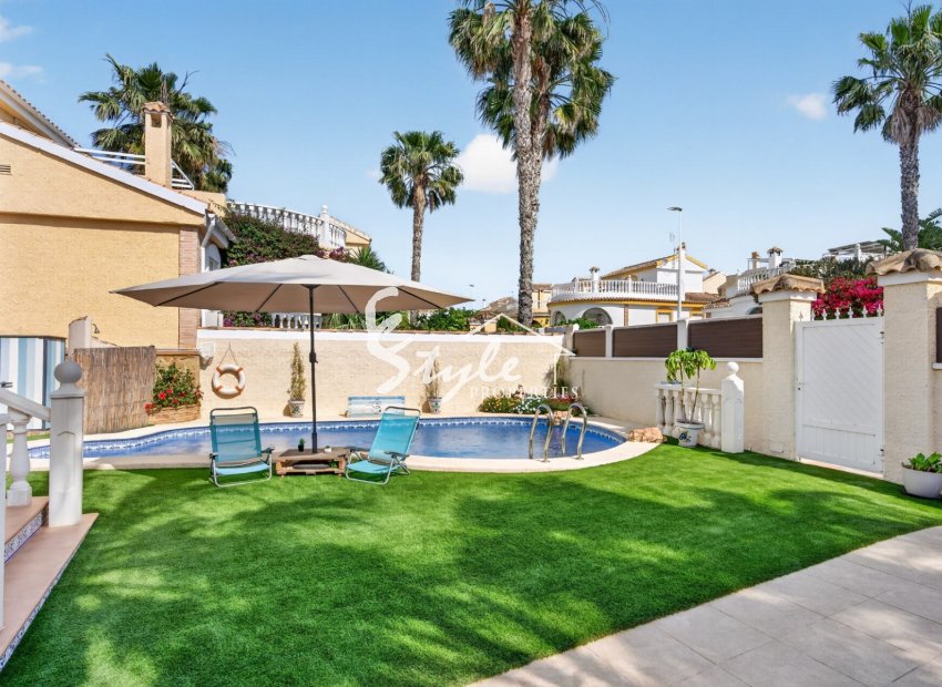 Resale - Villa - Alicante - Monte Y Mar