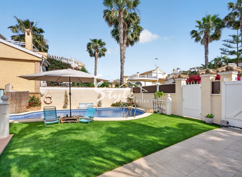 Resale - Villa - Alicante - Monte Y Mar
