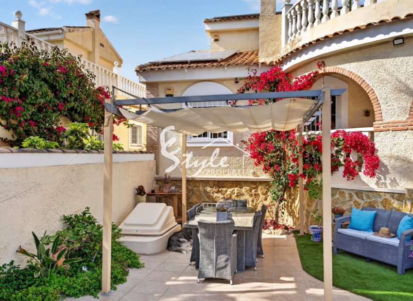 Resale - Villa - Alicante - Monte Y Mar