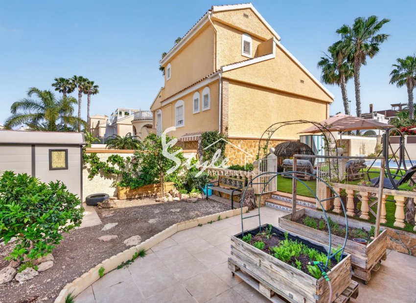 Resale - Villa - Alicante - Monte Y Mar
