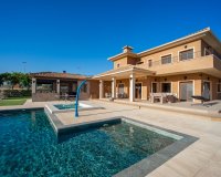 Resale - Villa - Alicante - Torremendo
