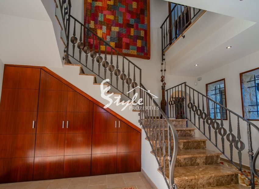 Resale - Villa - Alicante - Torremendo