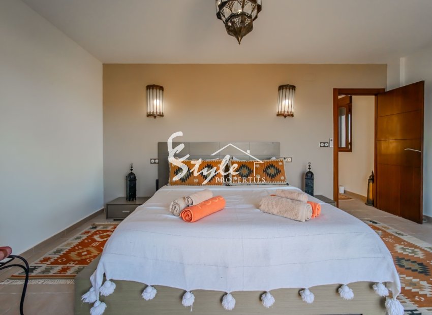 Resale - Villa - Alicante - Torremendo