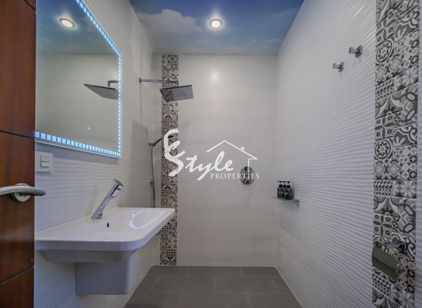 Resale - Villa - Alicante - Torremendo