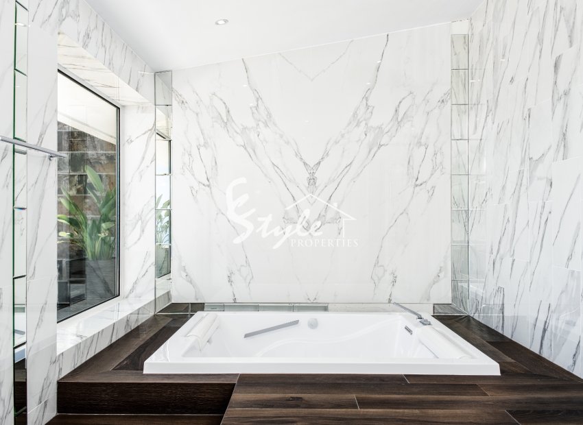 Resale - Villa - Altea