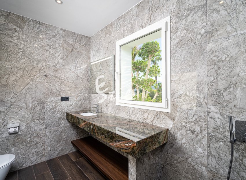 Resale - Villa - Altea