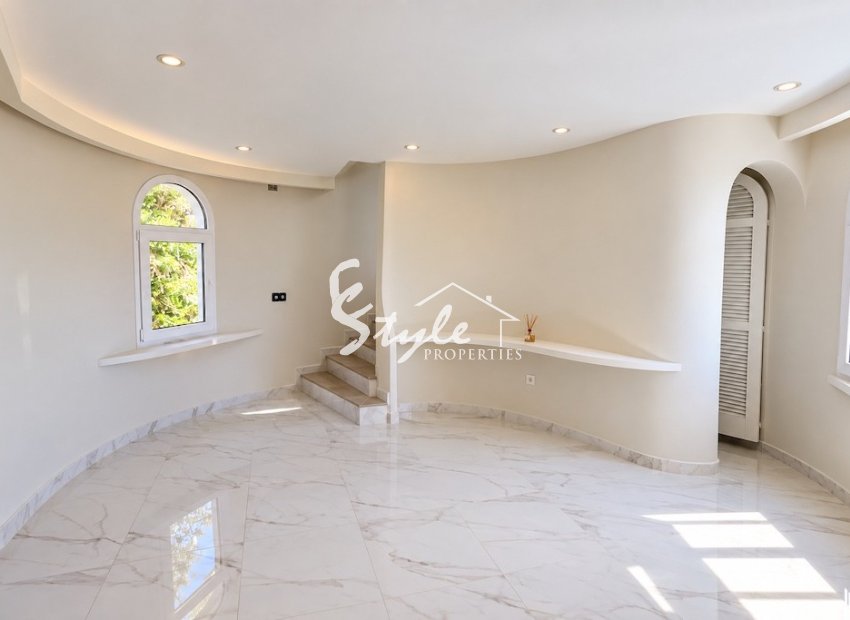 Resale - Villa - Altea