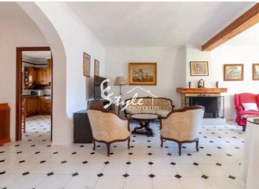 Resale - Villa - Cabo Roig