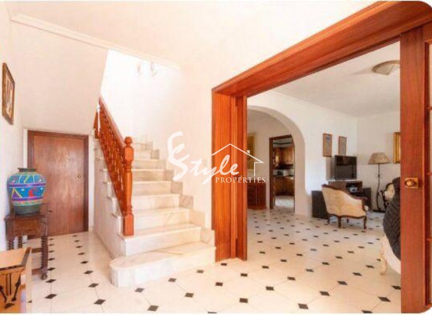 Resale - Villa - Cabo Roig