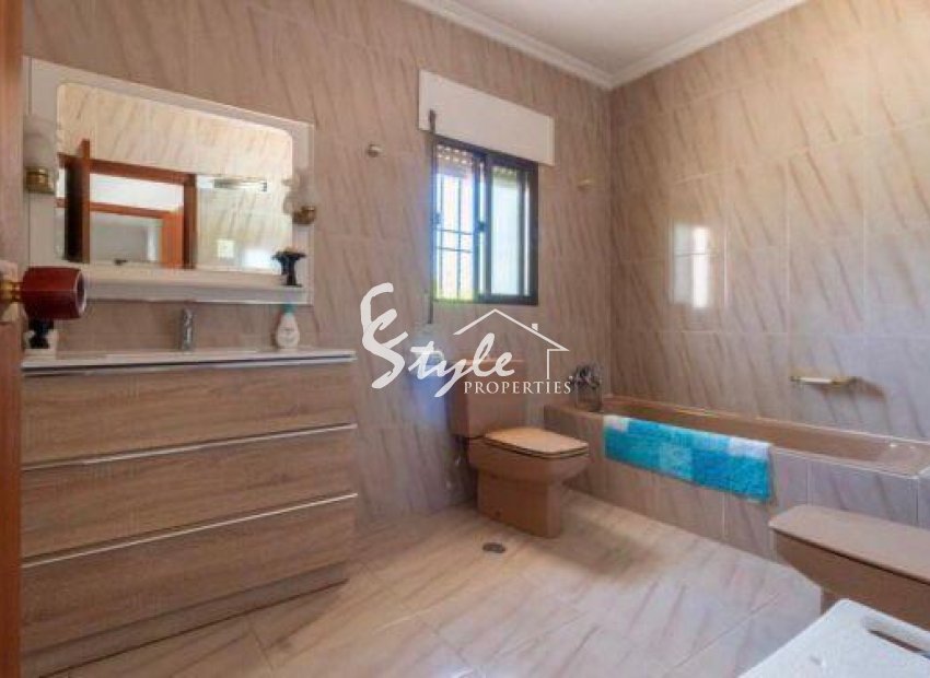 Resale - Villa - Cabo Roig
