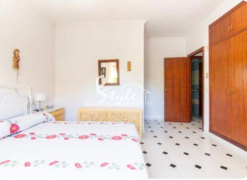 Resale - Villa - Cabo Roig