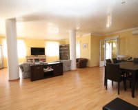 Resale - Villa - Cabo Roig