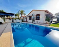 Resale - Villa - Cabo Roig