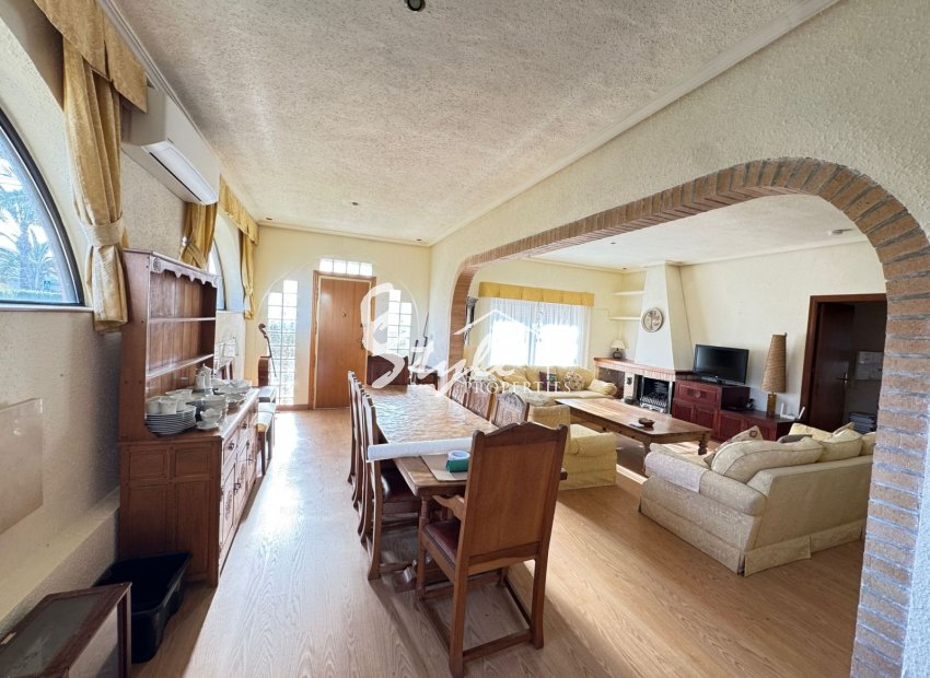 Resale - Villa - Cabo Roig
