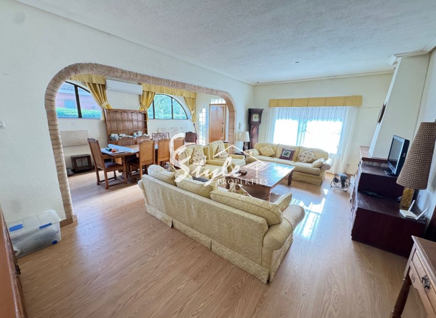 Resale - Villa - Cabo Roig