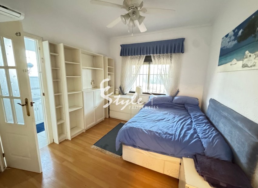Resale - Villa - Cabo Roig