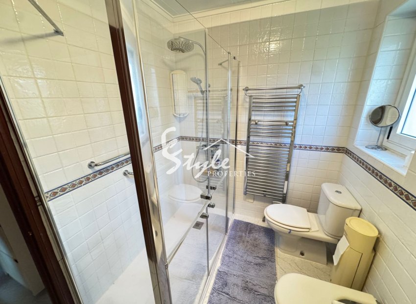 Resale - Villa - Cabo Roig