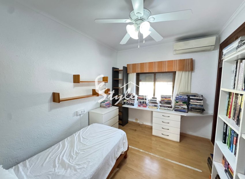 Resale - Villa - Cabo Roig