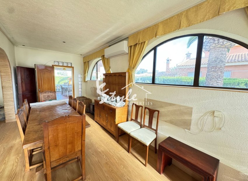 Resale - Villa - Cabo Roig