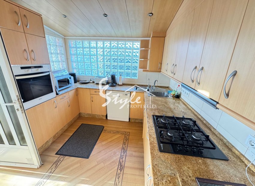 Resale - Villa - Cabo Roig